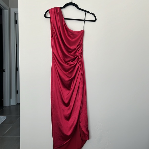 Preowned Elliat Revolve Cassini Red one shoulder Asymmetrical midi dress XS - Picture 5 of 10